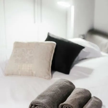 Gaia's - The House Of Travelers Apartman